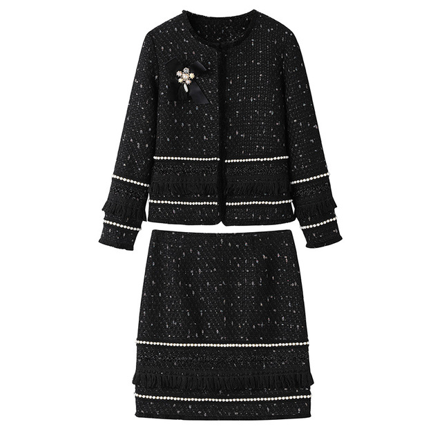 Autumn and winter women’s new Beaded bow coat + tweed tassel skirt elegant suit