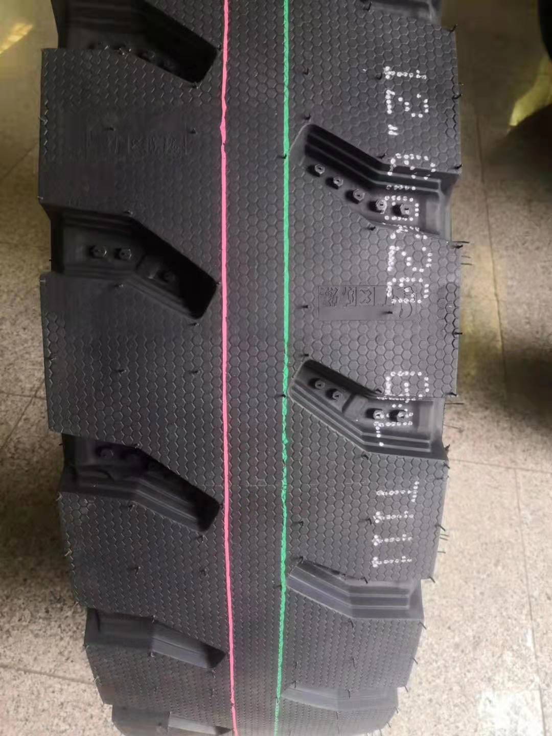 全新子午线载重汽车轮胎1200R20工矿用大载轮胎12.00R20