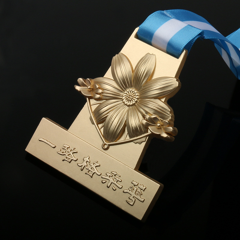 alloy on foot medal Customized three-dimensional Petal medal customized Tibet Tour around gift LOGO customized