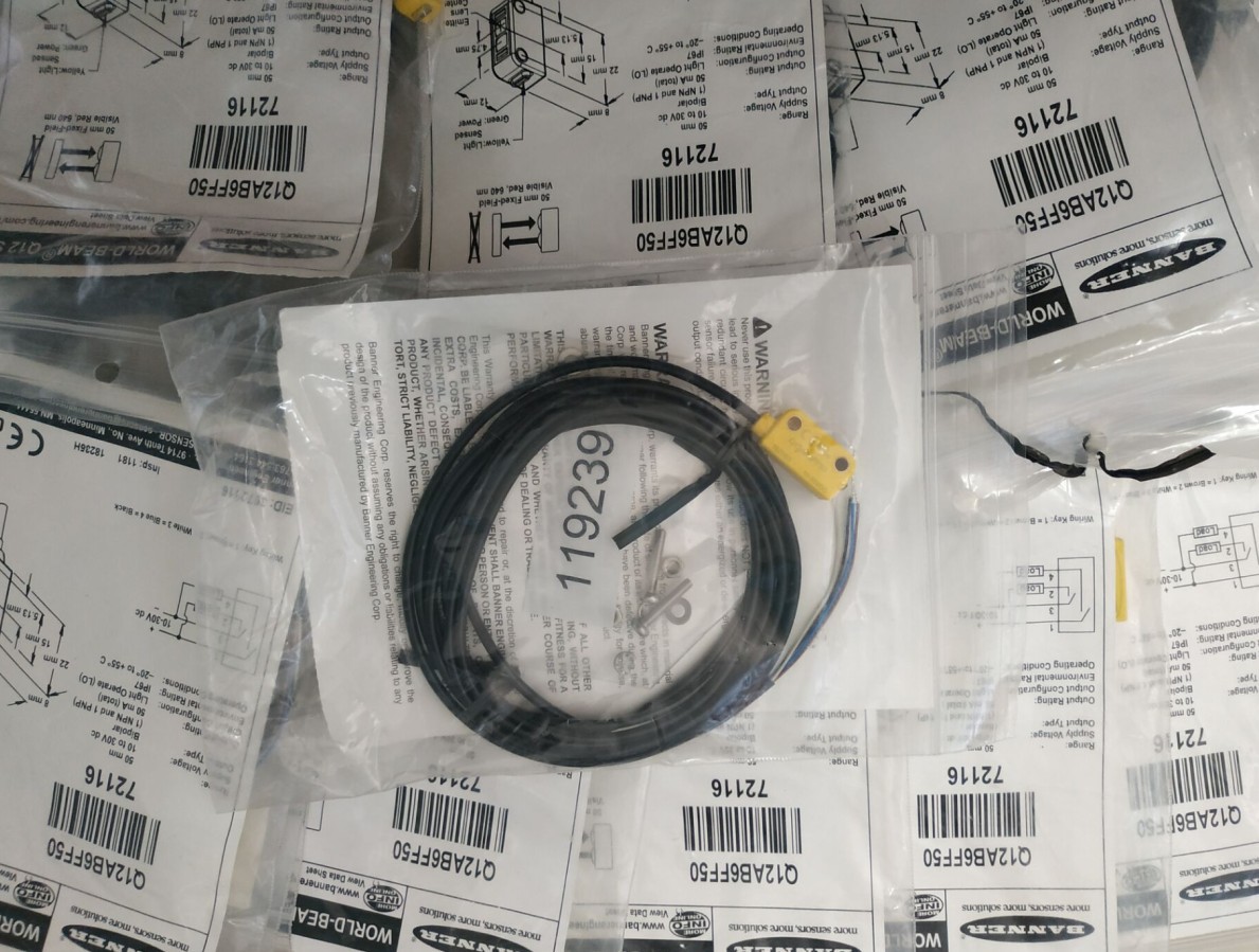 现货邦纳光电开关Q12AB6FF15/Q12AB6FF30/Q12AB6FF50/Q12AB6LP Q