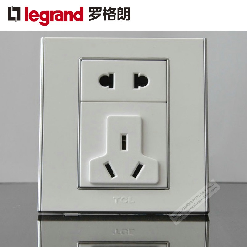 Legrand/罗格朗 A8系列 二扁圆插座加复合三插座