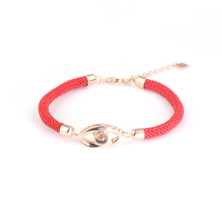 10640833099_181040842