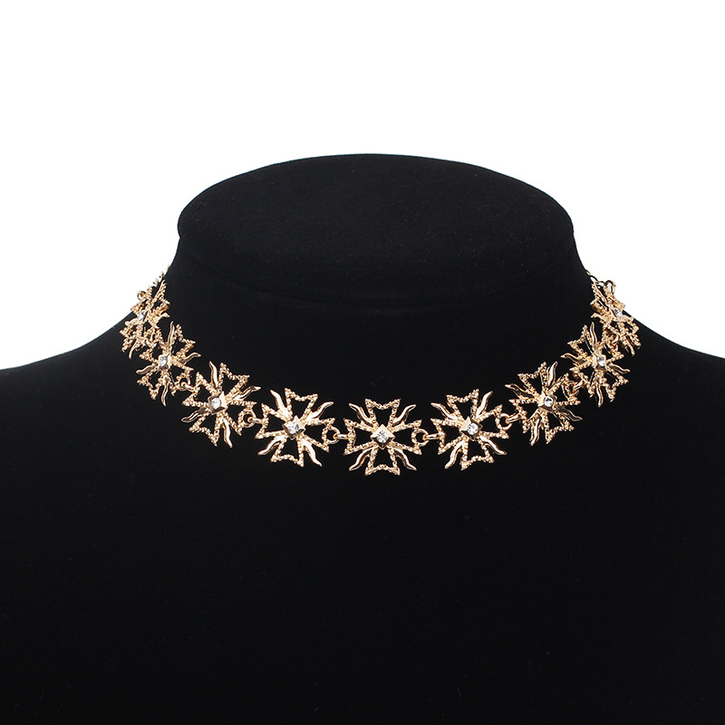 21g Weight Necklace Classification Women'S Gender Gold, Silver Color Fashion Diamond Cross Necklace Wholesale 1