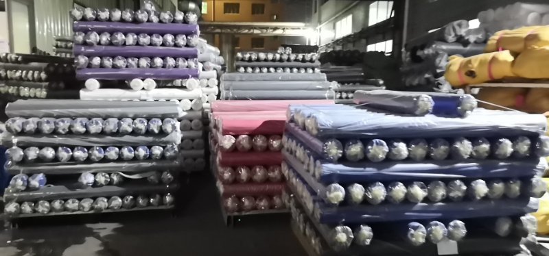 现货供应小米料PVC涂层山东绸舞龙防水牛津布户外包箱包手袋面料