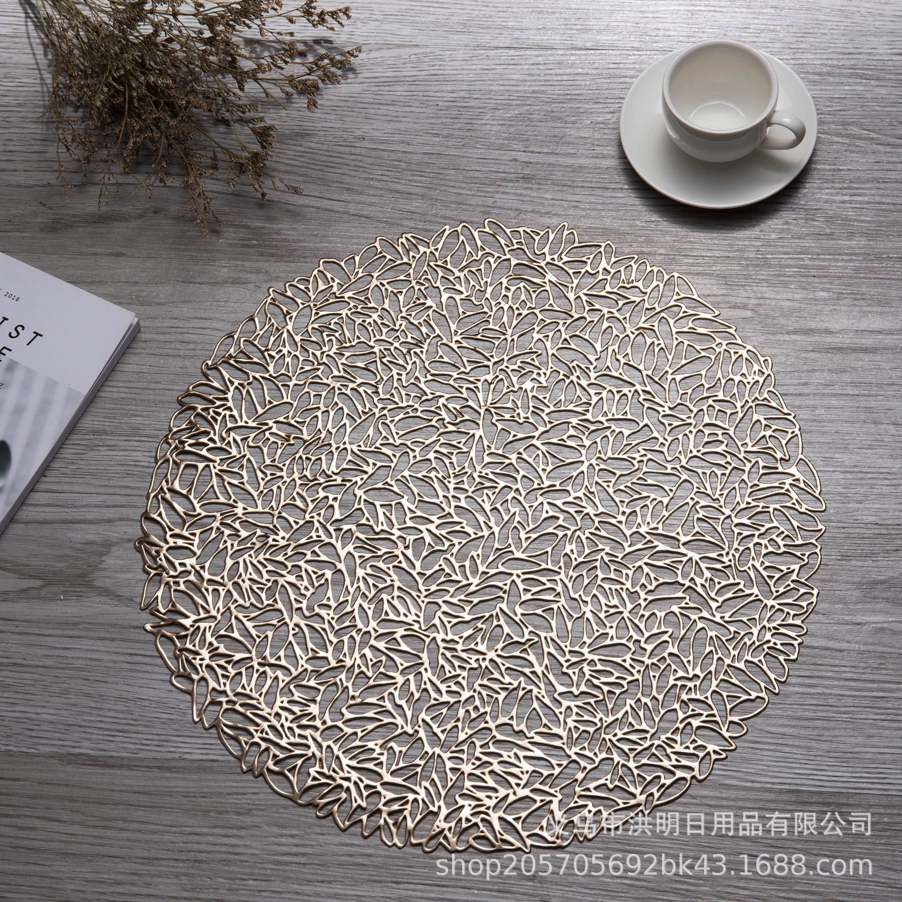 Creativo hueco PVC dorado decorativo estera de mesa de café estera de mesa antideslizante estera de comida occidental simple viento placa tazón estera montaña
