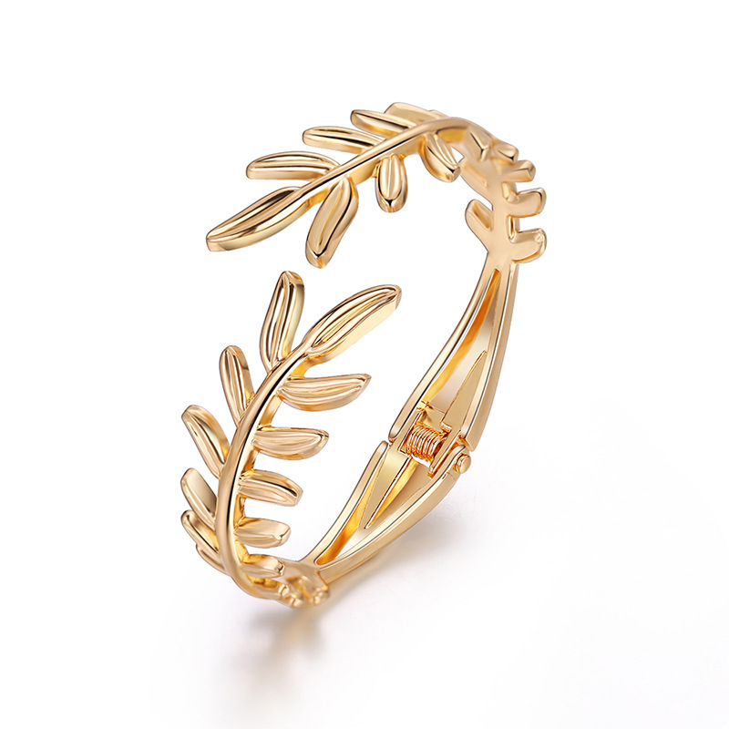 Simple Wild Leaf Open Bracelet display picture 15