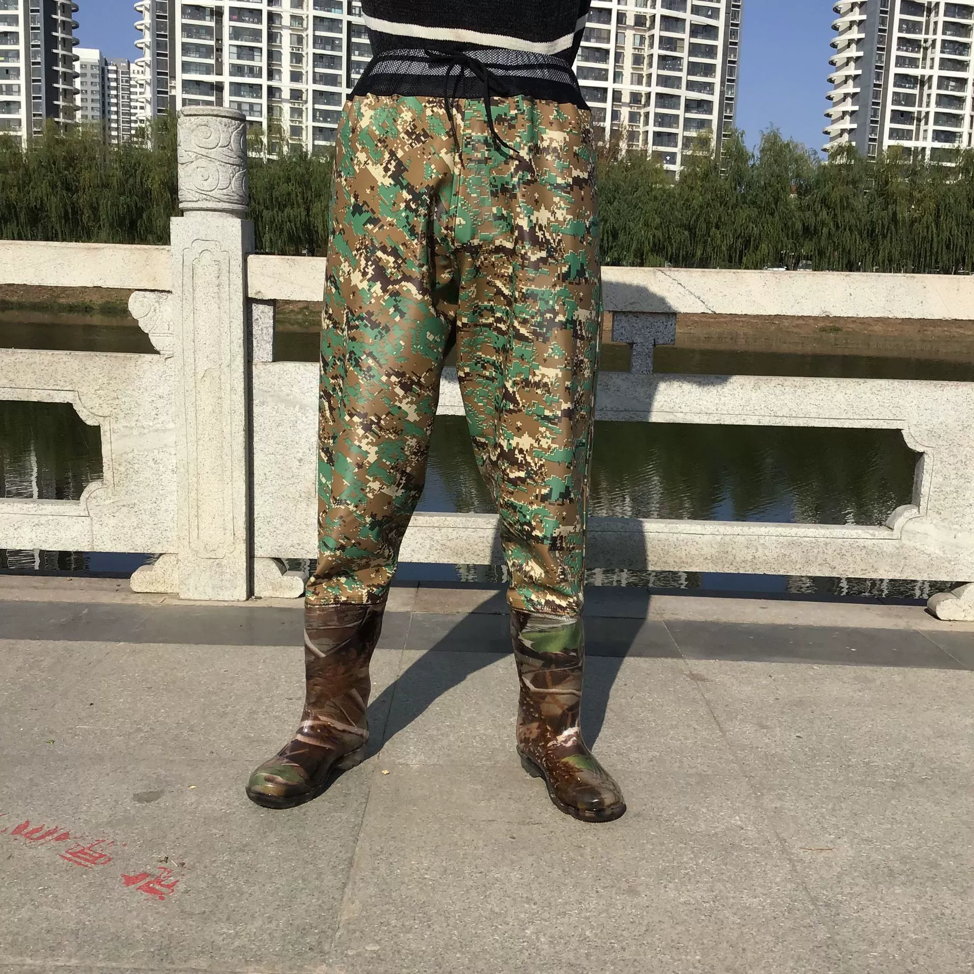 Г officially Pleated skirt, wear-resistant waterproof trousers, boots, increased thickness