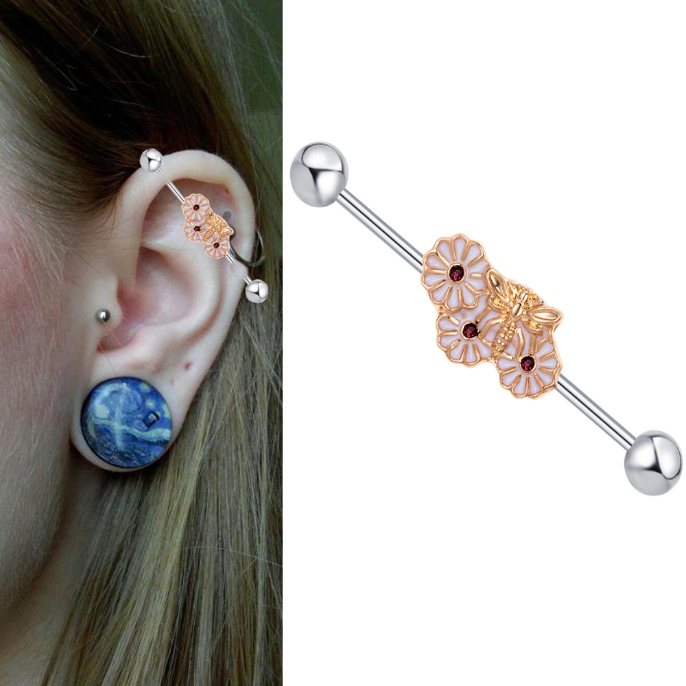 16G labret stud size and finish detail