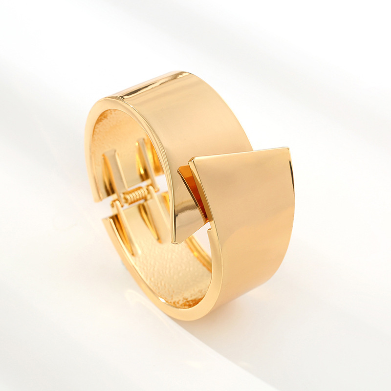 wide side spring open bracelet