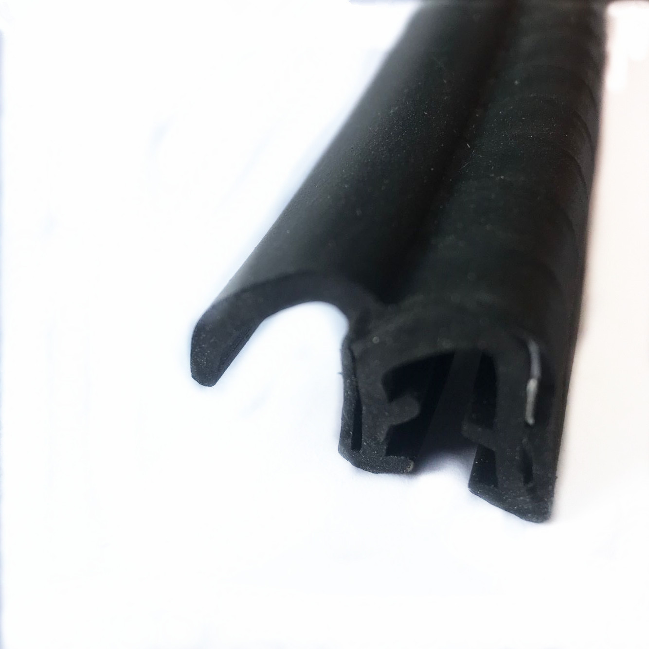 江浙沪三元乙丙EPDM机电柜高低压柜汽车三轮车异形隔音骨架胶条