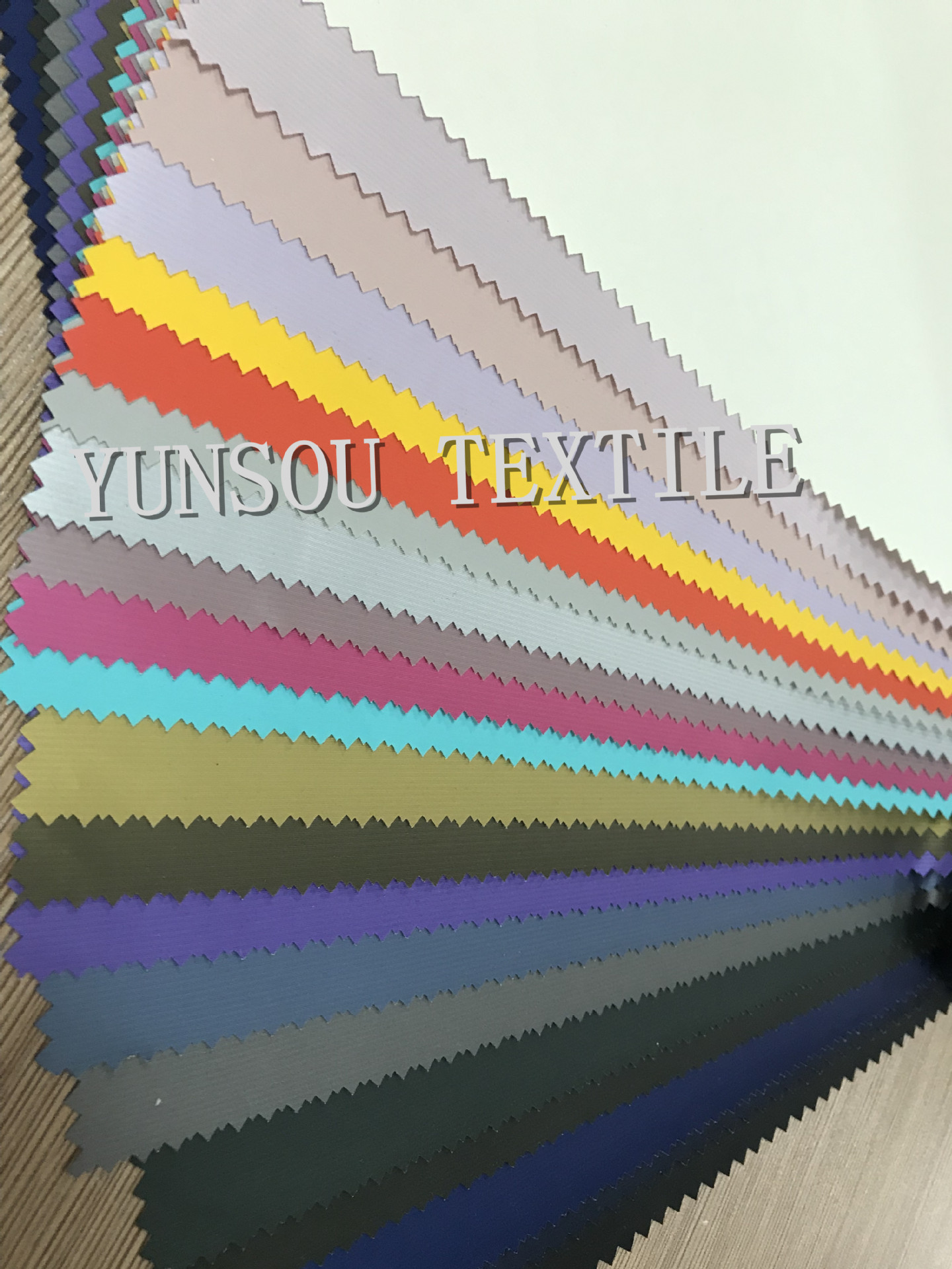 春亚纺小细条 羽绒风衣面料