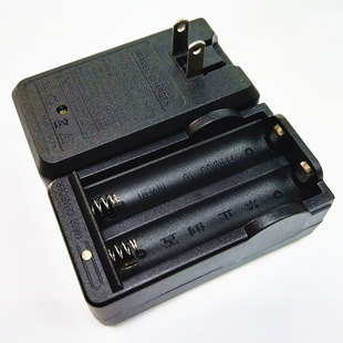 Factory direct 18650 charger double slot 2 battery box strong flashlight lithium battery charger