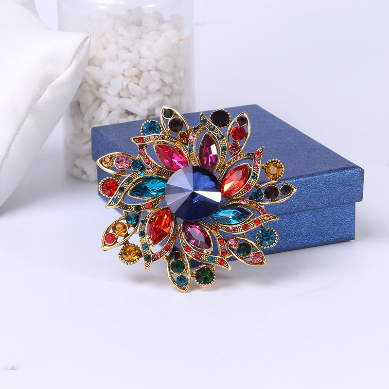 Fashion Flower Alloy Plating Artificial Rhinestones Women's Brooches display picture 2