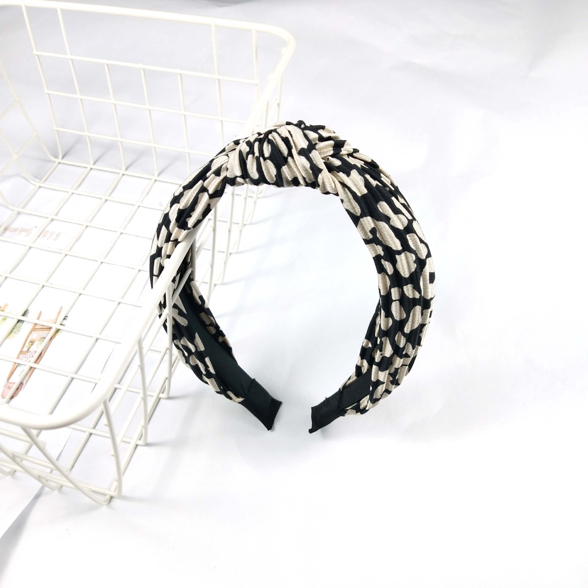 Retro  Leopard Print Folds Knotted Hair Band display picture 7