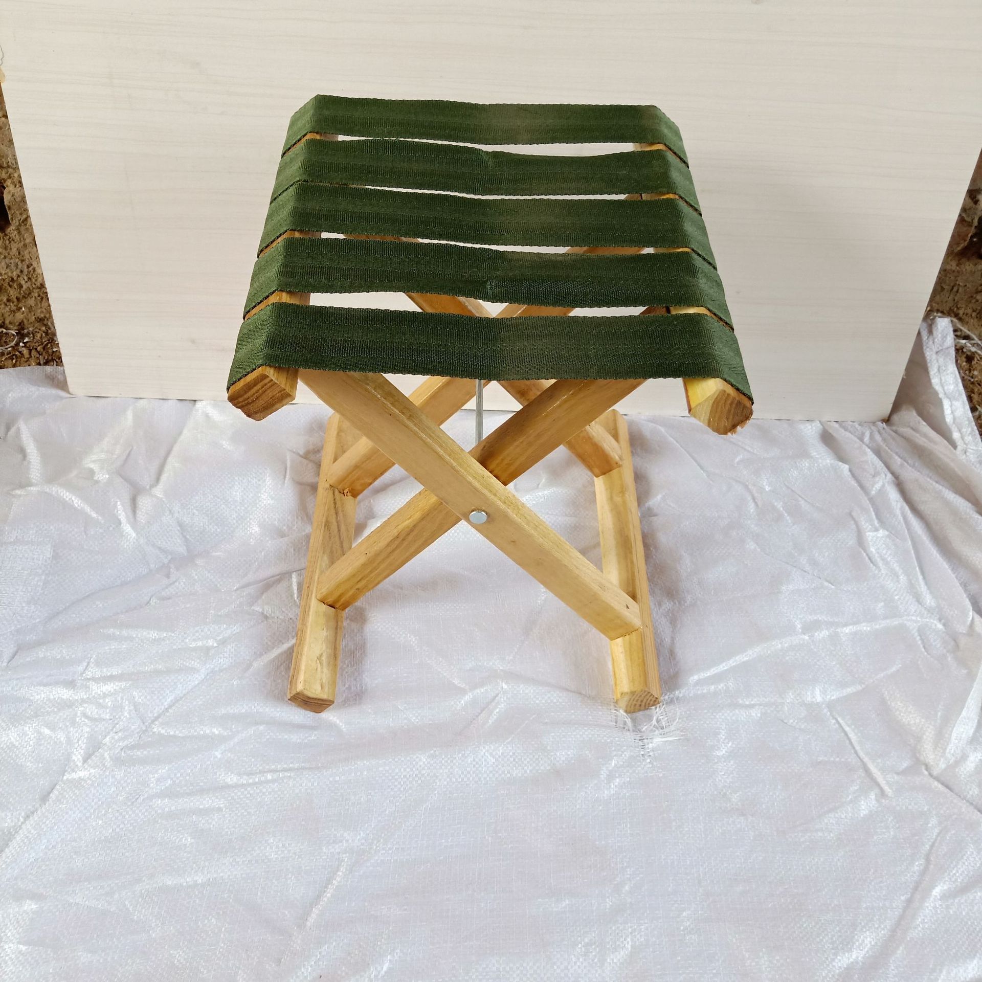 Military Horse direct deal Sophora japonica Folding stool Mazha Wholesale School horse Military training horse