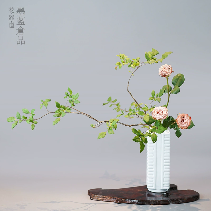 Чернильный синий цветочный сосуд Дао Юй Цзун Бутылка Маленькая оригинальная Входная бутылка Дзен Японский Стиль Цветочная композиция Ваза Китайский Стиль Цветочная композиция Ваза