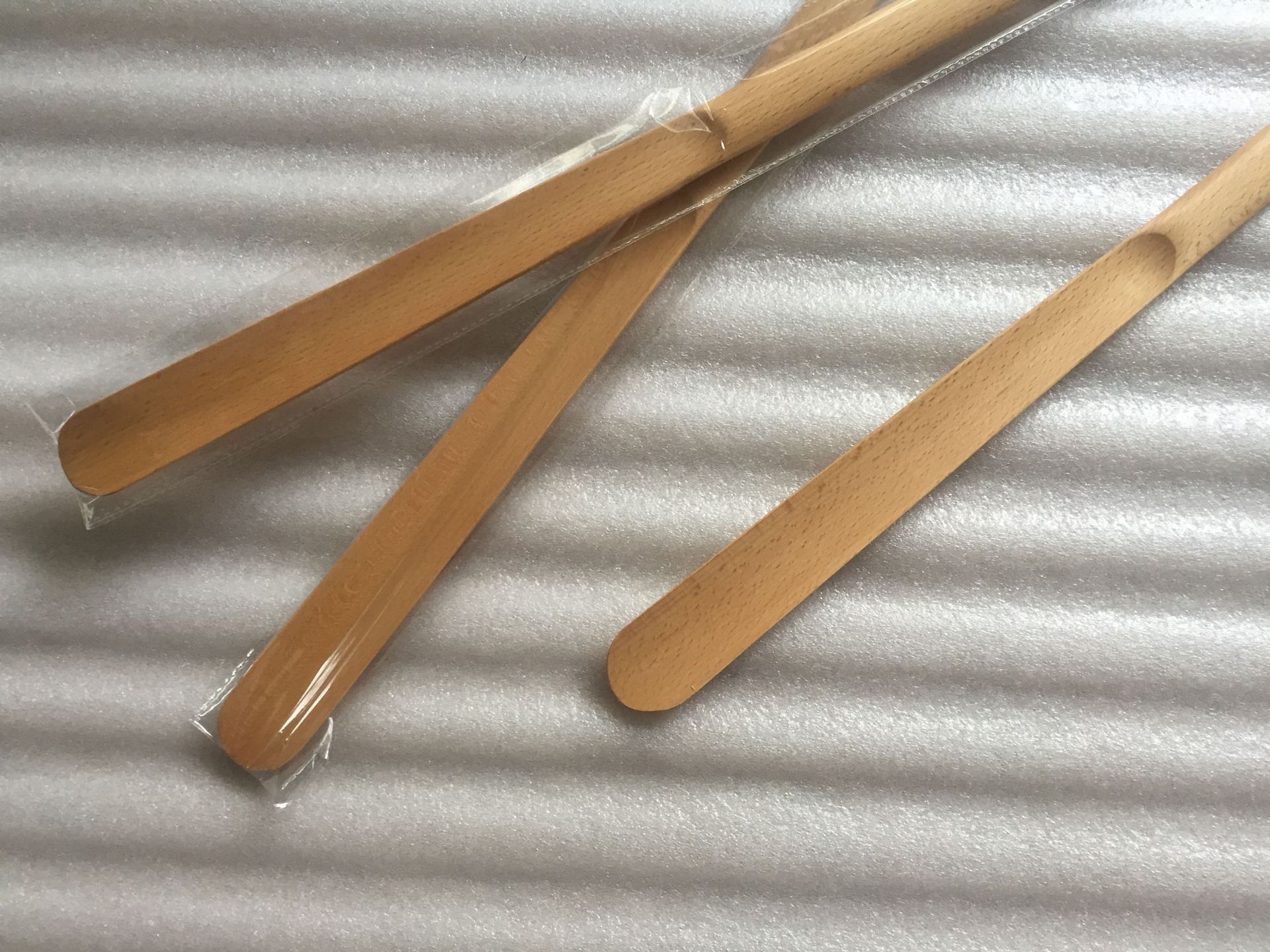 精品实木鞋拔75CM提鞋器 穿鞋器 鞋溜子 带柄带孔榉木 加长可定制
