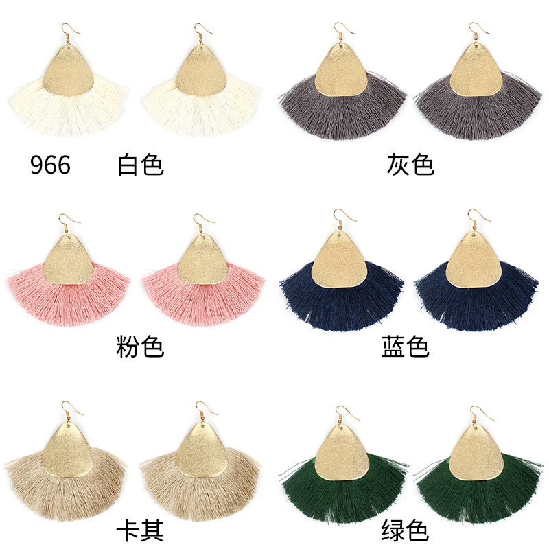 Retro Fan-shaped Raffia Ethnic Style Exaggerated Bohemian Tassel Earrings display picture 11