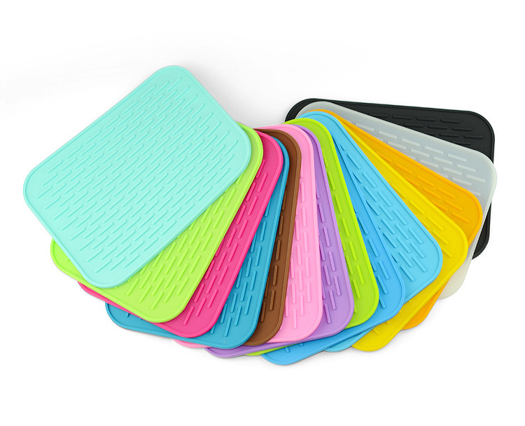 goods in stock customized Colorful silica gel heat insulation Mat European style Anti scald Potholders Dinner table drain mat Car mats