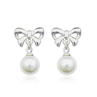 Japonais Et Coréen De Mode Arc Perle Boucles D'oreilles Clavicule Chaîne Collier Ensemble Mis Féminin Cadeau D'anniversaire En Gros De Personnalisation display picture 3