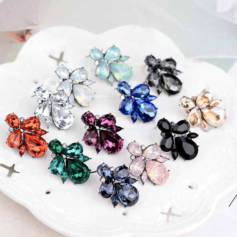 7g Weight Rhinestones Inlay Material Drop Earrings Classification 1 Pair Quantity Daily Occasion Alloy Material Geometric Pattern Women'S Gender Plating Design Retro Style 1 Pair Retro Geometric Alloy Plating Rhinestones Women's Drop Earrings 7