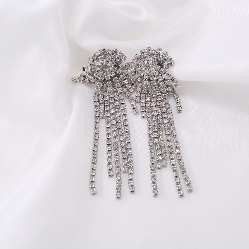 Korean Version Of The Fresh And Simple Sen Temperament Full Diamond Earrings display picture 10