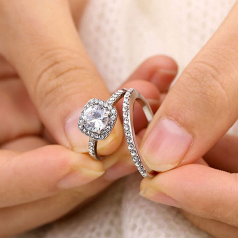 薇妮跨境欧美新款情侣戒指流行时尚四爪锆石套戒订婚奢华女手饰品