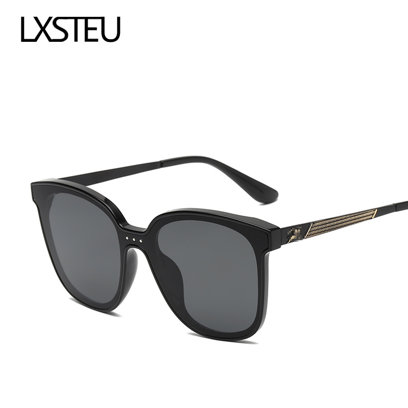 Square retro sunglasses