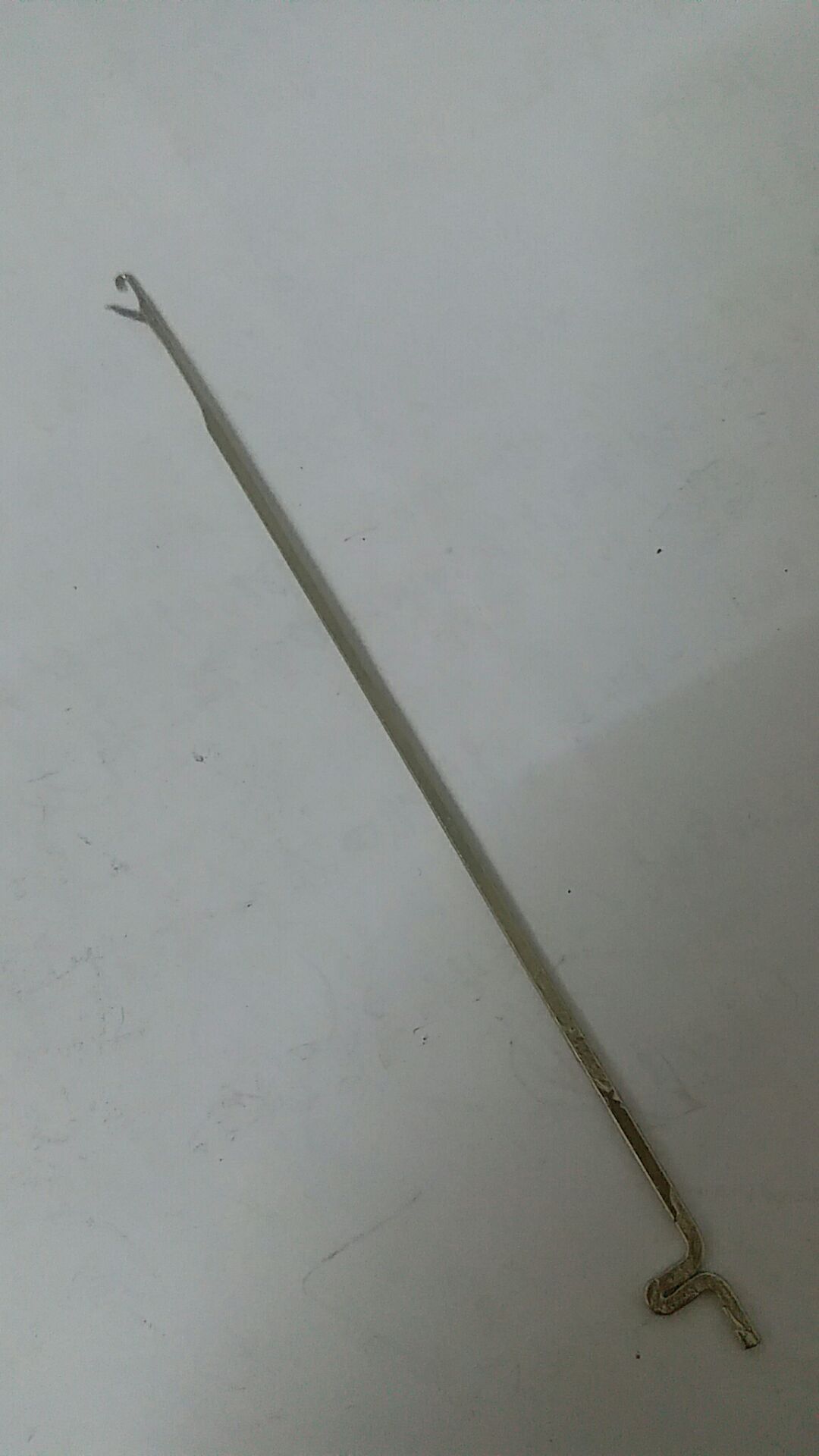 钩宽2mm和1.5mm,针身0.9mm,长度120mm,针身宽1.55mm,渔具针