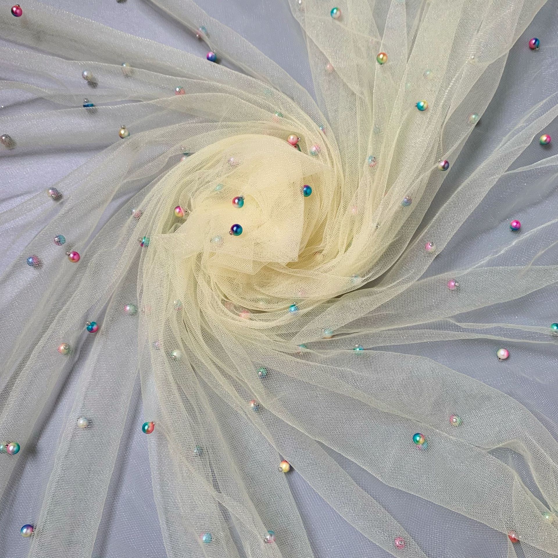 Malla de estilo elegante post-procesamiento de tela con cuentas tridimensionales tela de Hanfu de malla de perlas de colores tridimensionales para mujer