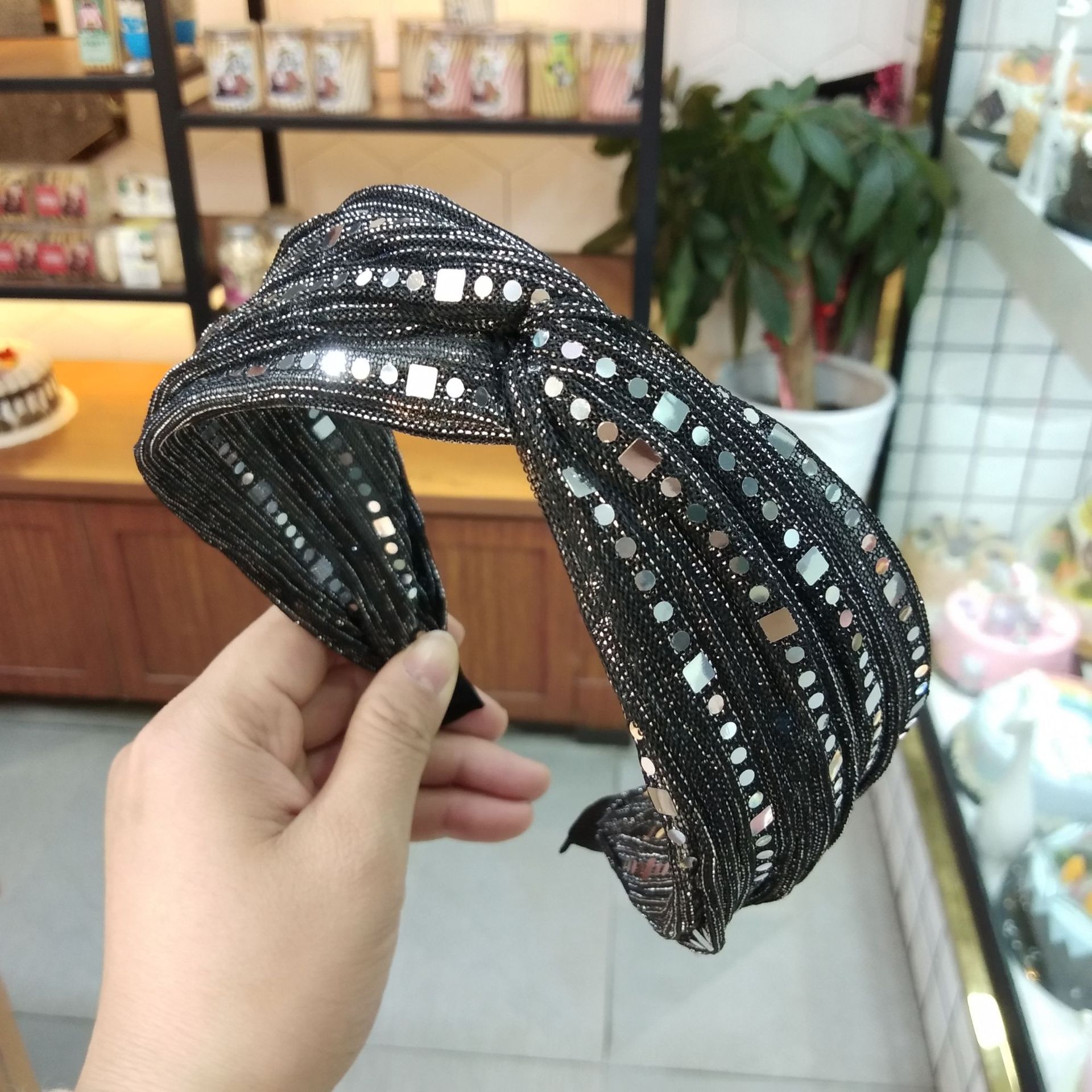 Koreanische Version Von Polka Dot, Hellem Seide, Geknotetes Stirnband, Modischem Stoff, Breitem Gesicht, Gepresstetem Haar, Haarschmuck, Haarnack, Einfachem Stirnband Für Frauen display picture 7