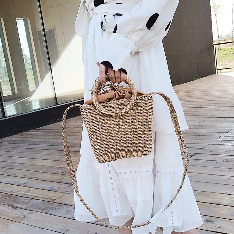 Straw Bag Portable Retro Vacation Woven Bag Seaside Beach Mini Beach Bag Women display picture 7