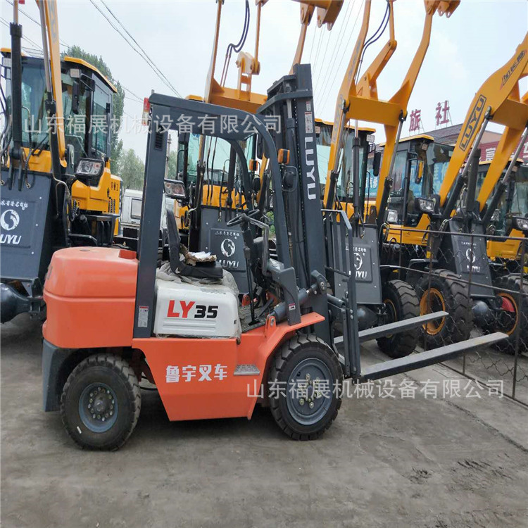 厂价销售 鲁宇2/2.5吨四轮座驾式内燃平衡重叉车 柴油叉车