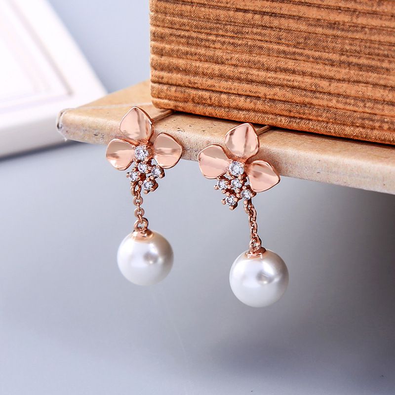 Korean Version Of The Simple Mori Leaf Earrings New Diamond 925 Pure Silver Earrings Female Temperament Pearl Earrings Me98310 display picture 3