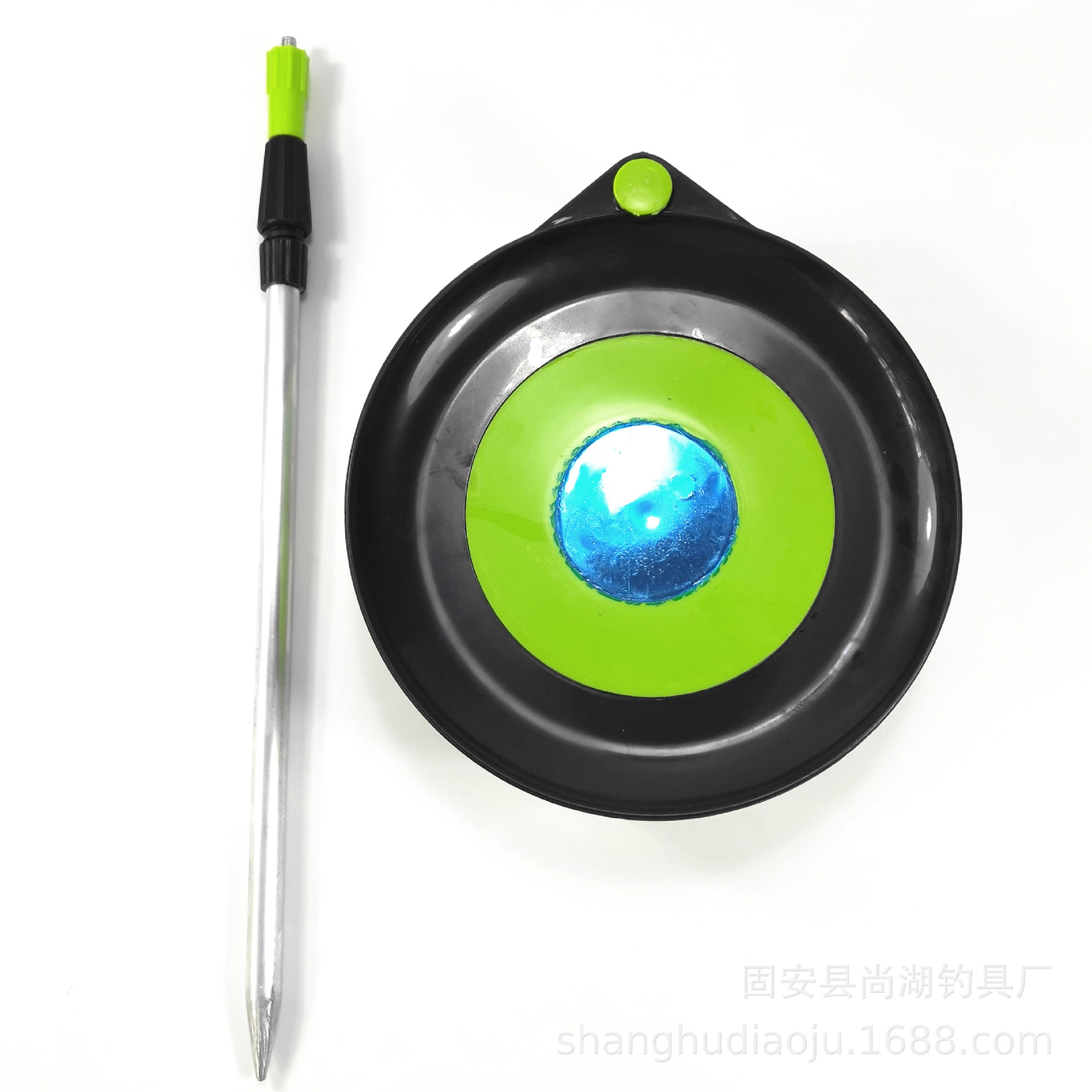 Half-magnetic pull bait plate