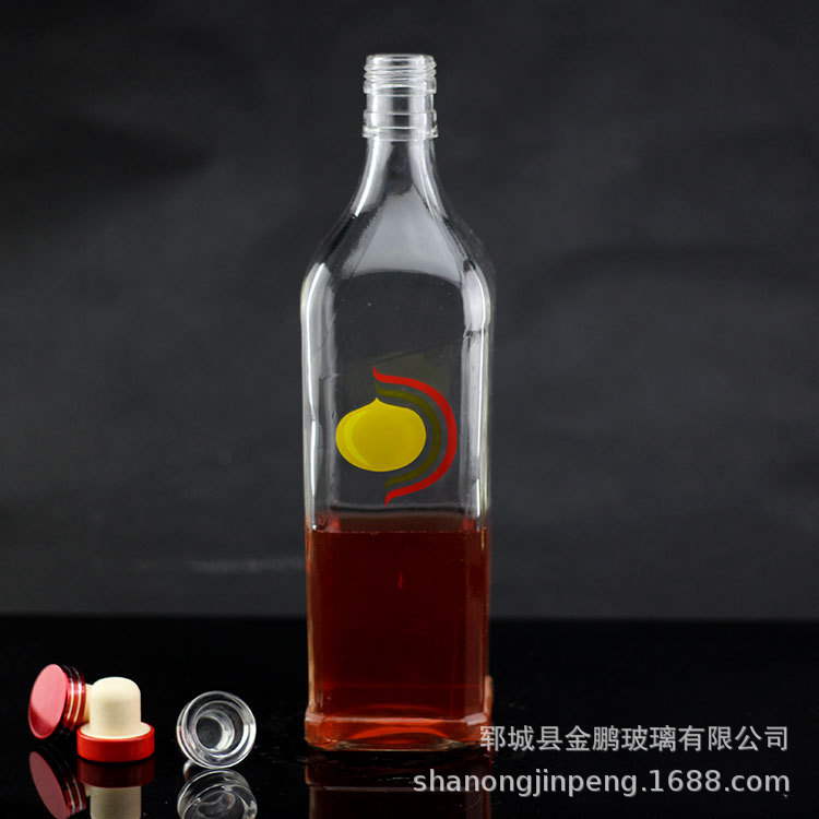 金鹏玻璃定制750毫升伏特加创意酒瓶配木塞盖