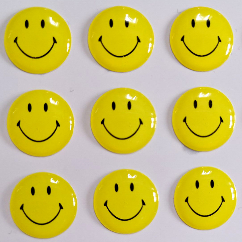 定做水晶滴胶不干胶 饰品LOGO胸标彩色透明封口 数字编号滴塑标贴