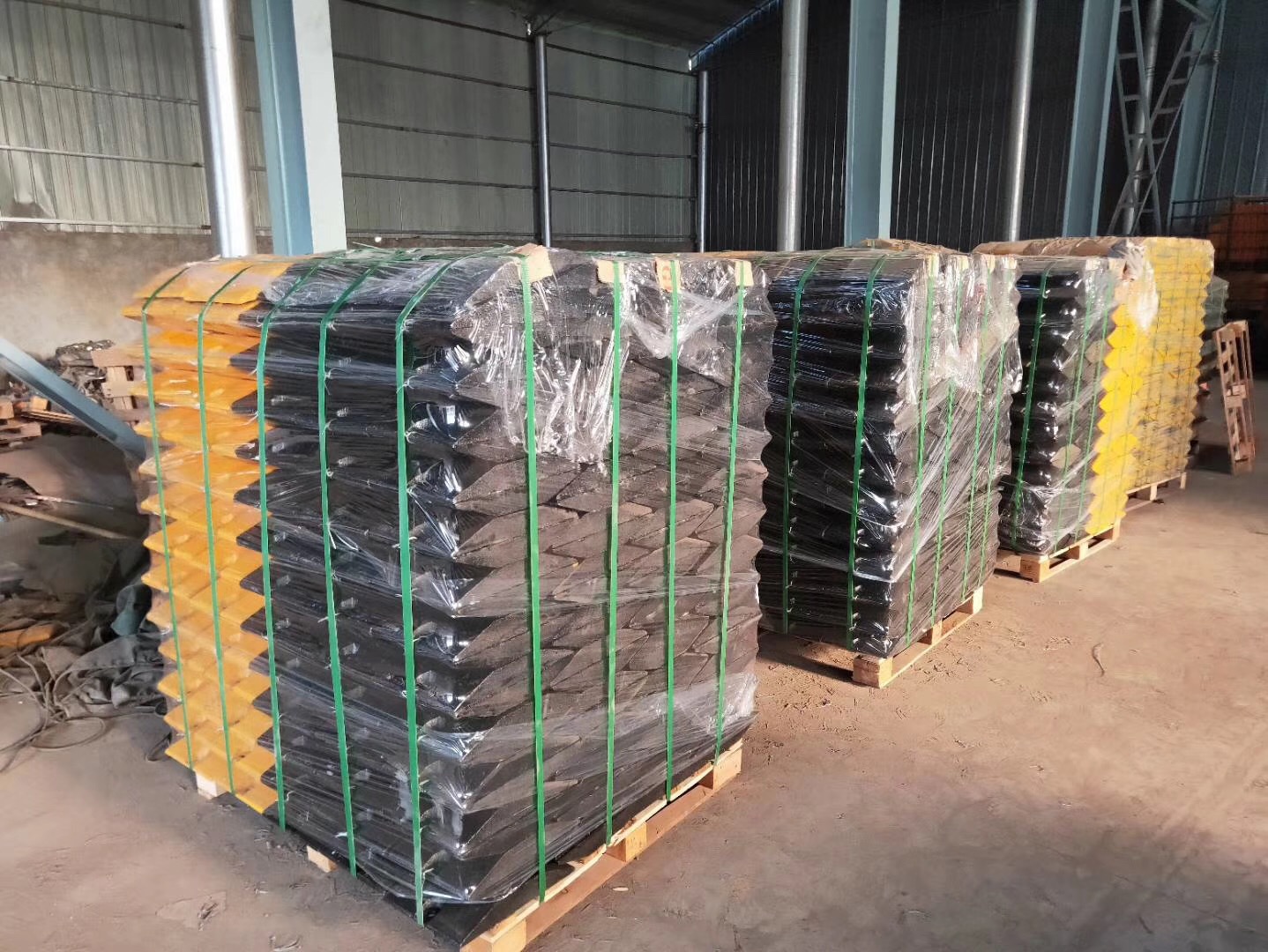 橡胶减速带铸钢减速带马路牙子橡胶路沿坡公路小区车库减速带