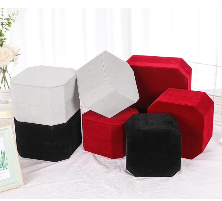 Classic Style Solid Color Velvet Cloth Jewelry Boxes display picture 1