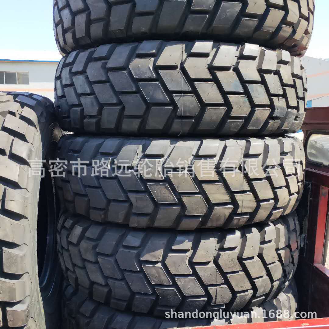 供应卡车轮胎12.5R20钢丝越野花纹轮胎11r18