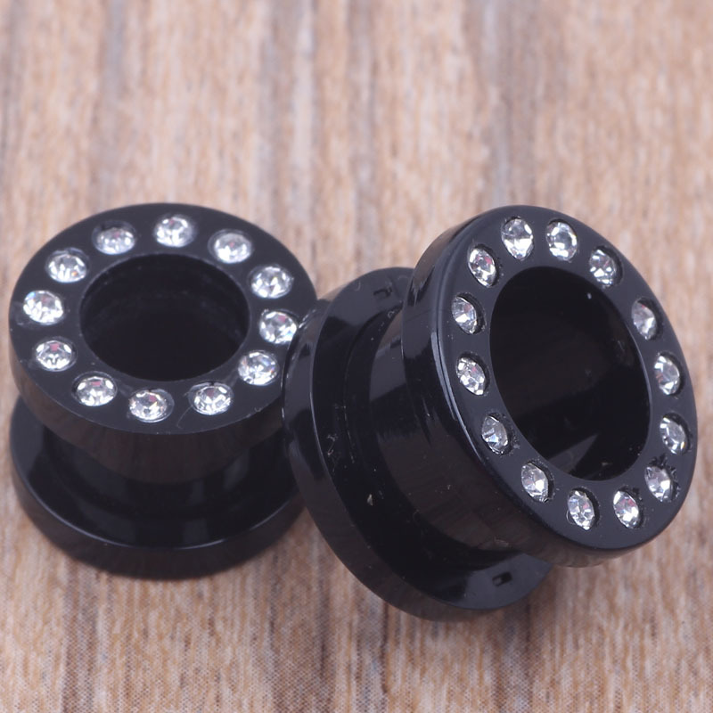 Pointed titanium steel lip stud product view