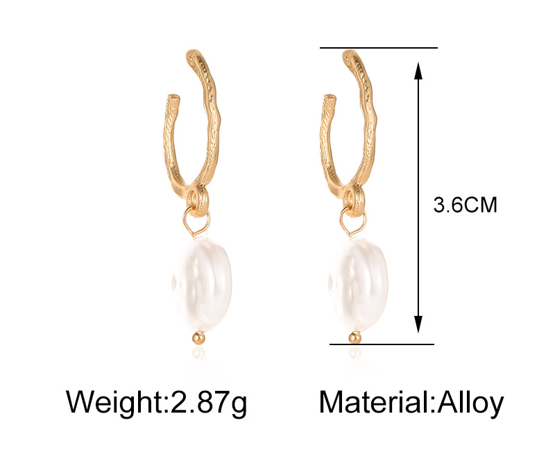 Letter U Stud Earrings Gold Metal Studs Women Baroque Round Pearl Earrings display picture 1