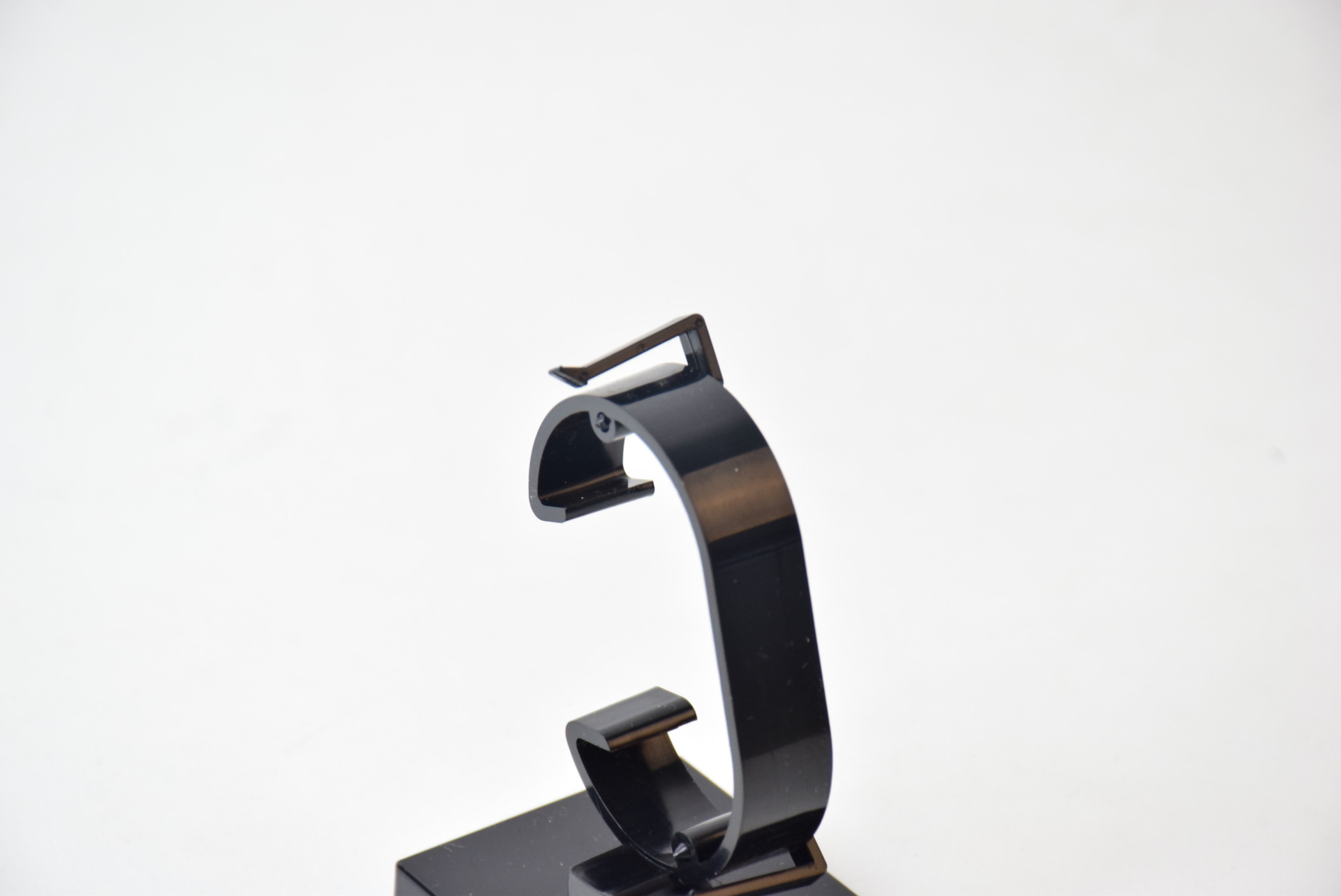 Présentoir De Montre Acrylique En Plastique C Ring Watch Buckle Ring Counter En Gros display picture 2