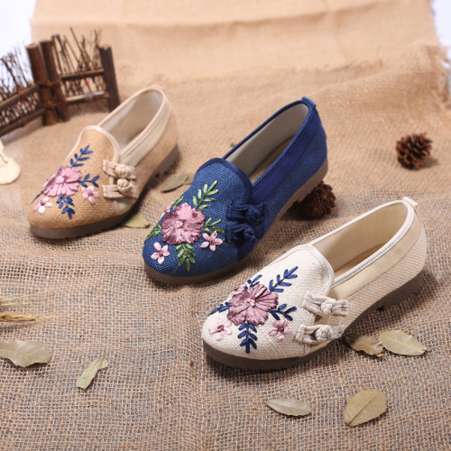 Chinese folk qipao cheongsam hanfu dress clothing shoes for women old Beijing cloth shoes embroidered shoes belt buckle with beef tendon with flat bottom single flax