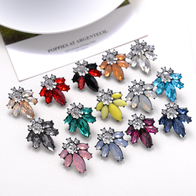 7g Weight Rhinestones Inlay Material Drop Earrings Classification 1 Pair Quantity Daily Occasion Alloy Material Geometric Pattern Women'S Gender Plating Design Retro Style 1 Pair Retro Geometric Alloy Plating Rhinestones Women's Drop Earrings 14