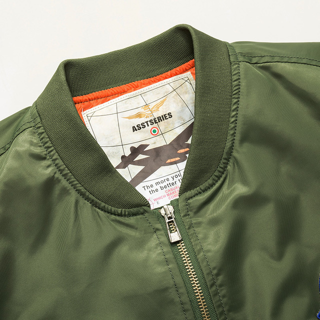 Men’s bomber jacket in spring and Autumn