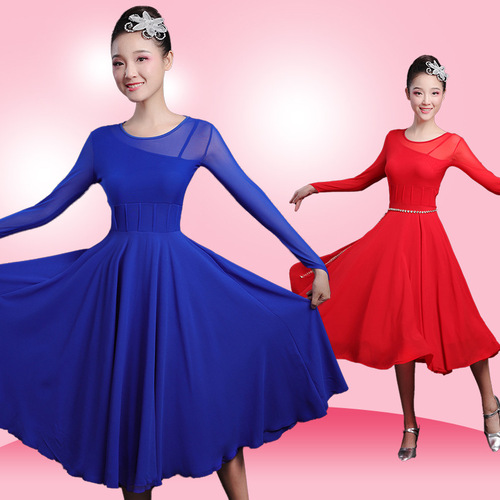 Dance the 2019 square dance, and pray for the new dress. Modern dance, Latin dance, Cha Cha, three major swing skirts for women.