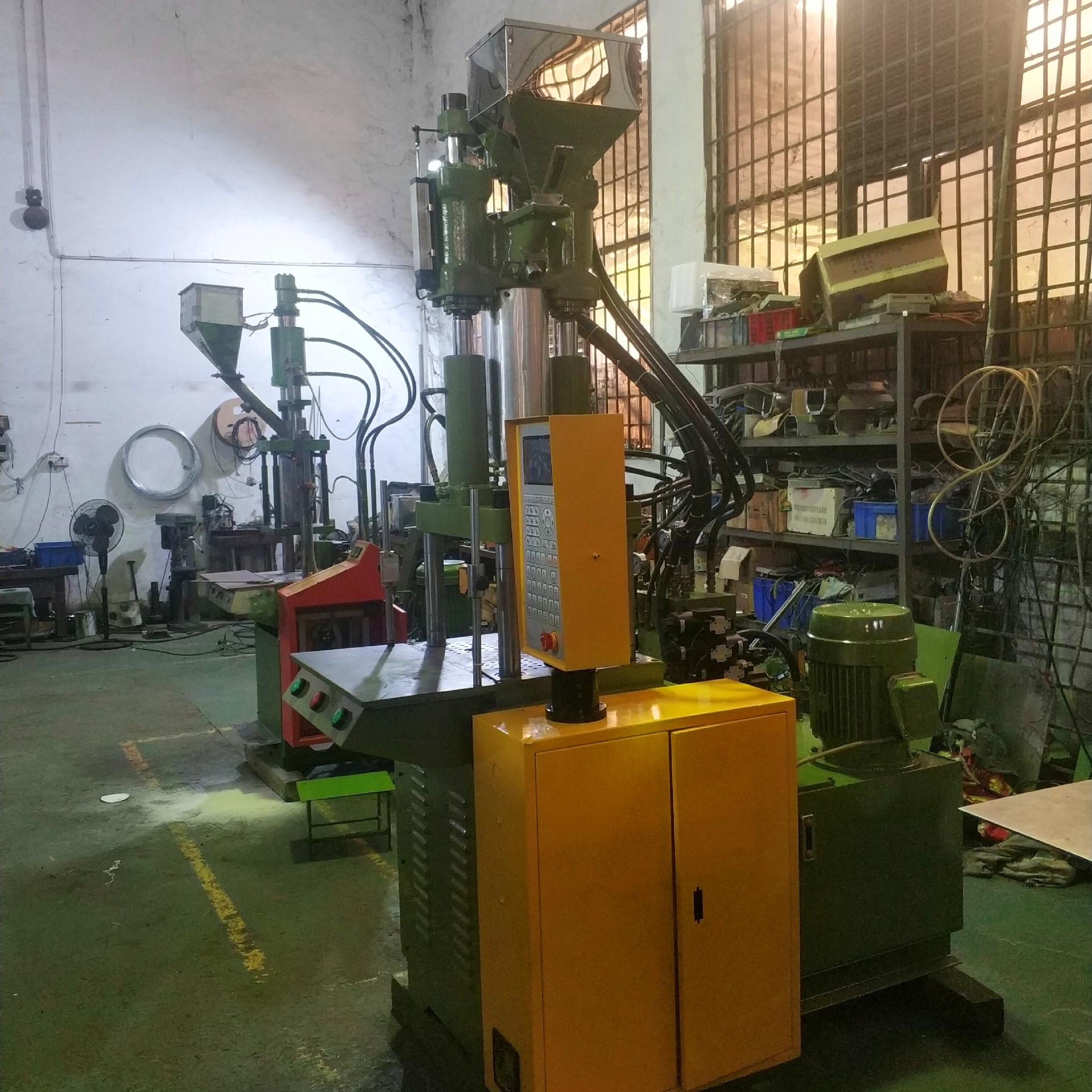 出售转让台湾今机400，45吨标准优良立式注塑机，成型机LCP专用机