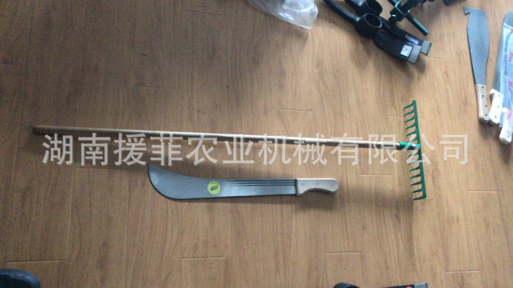 木柄草耙  木柄甘蔗刀 M204  乌鸡牌锄头    铁锹518