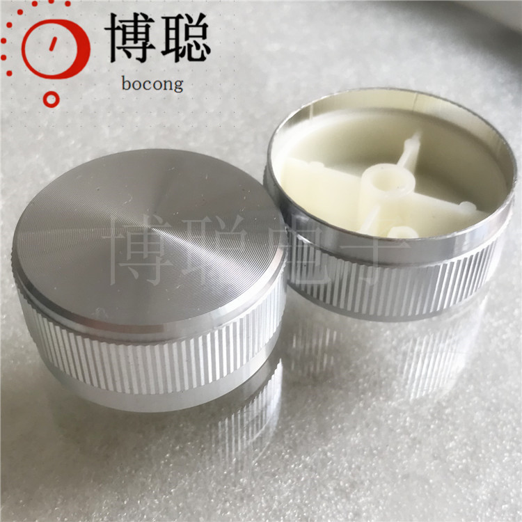 ���ҹ�Ӧ��ɫ�����������Ͻ���ť ֱ��40*17������λ��ñ��